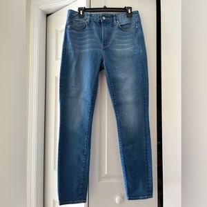 NWOT Gap Women’s Hi-Rise Skinny Denim Jeans, size 29